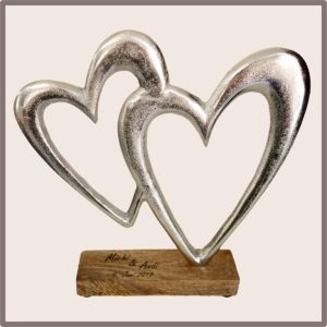 Doppelherz auf Holzsockel