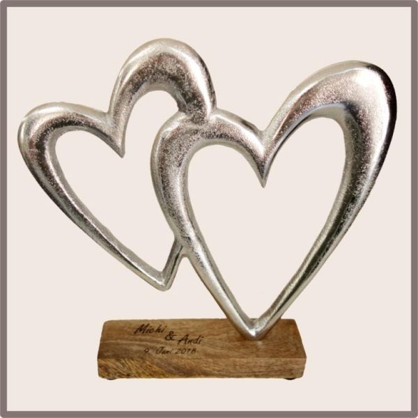 Doppelherz auf Holzsockel